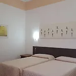 Flora 3*