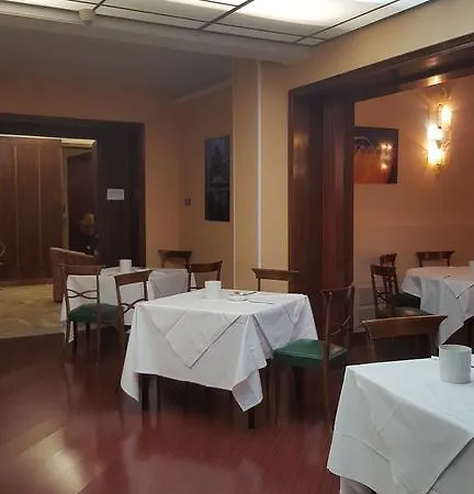Hotel Flora 3*