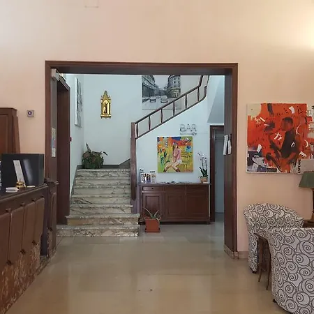 Flora Hotel 3*