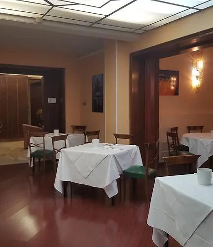 Отель Flora 3*