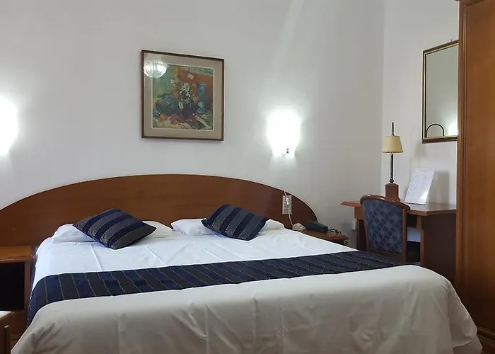 ホテル Flora プラート